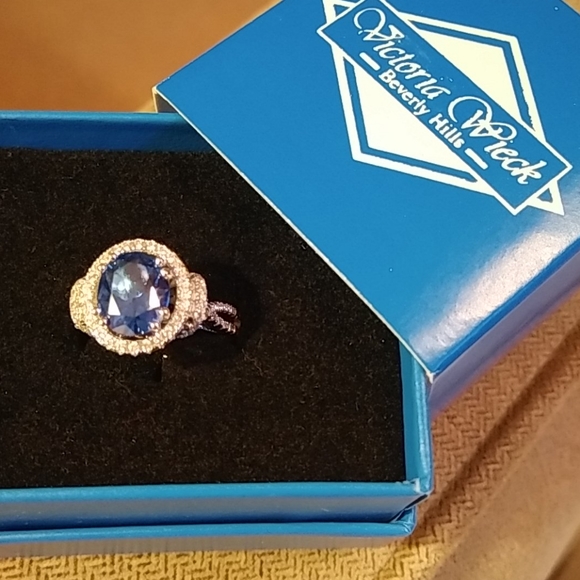 New Victoria Weick Swarovski Topaz Ring - Picture 6 of 14